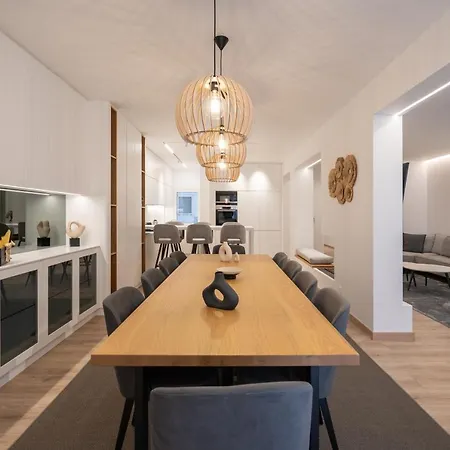 Kolonaki Upscale 4 Bedroom Luxury Apartment Athens